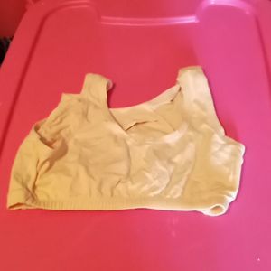 Name unknown size medium sports bra